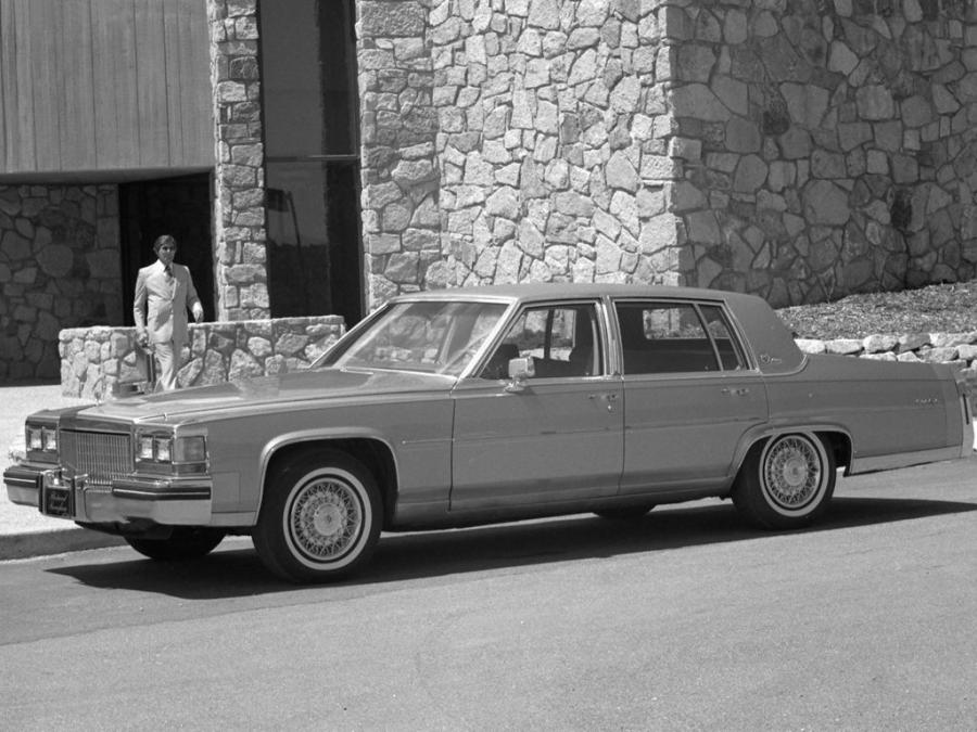  Cadillac Fleetwood Brougham 1980 года  (фото 4 из 18)